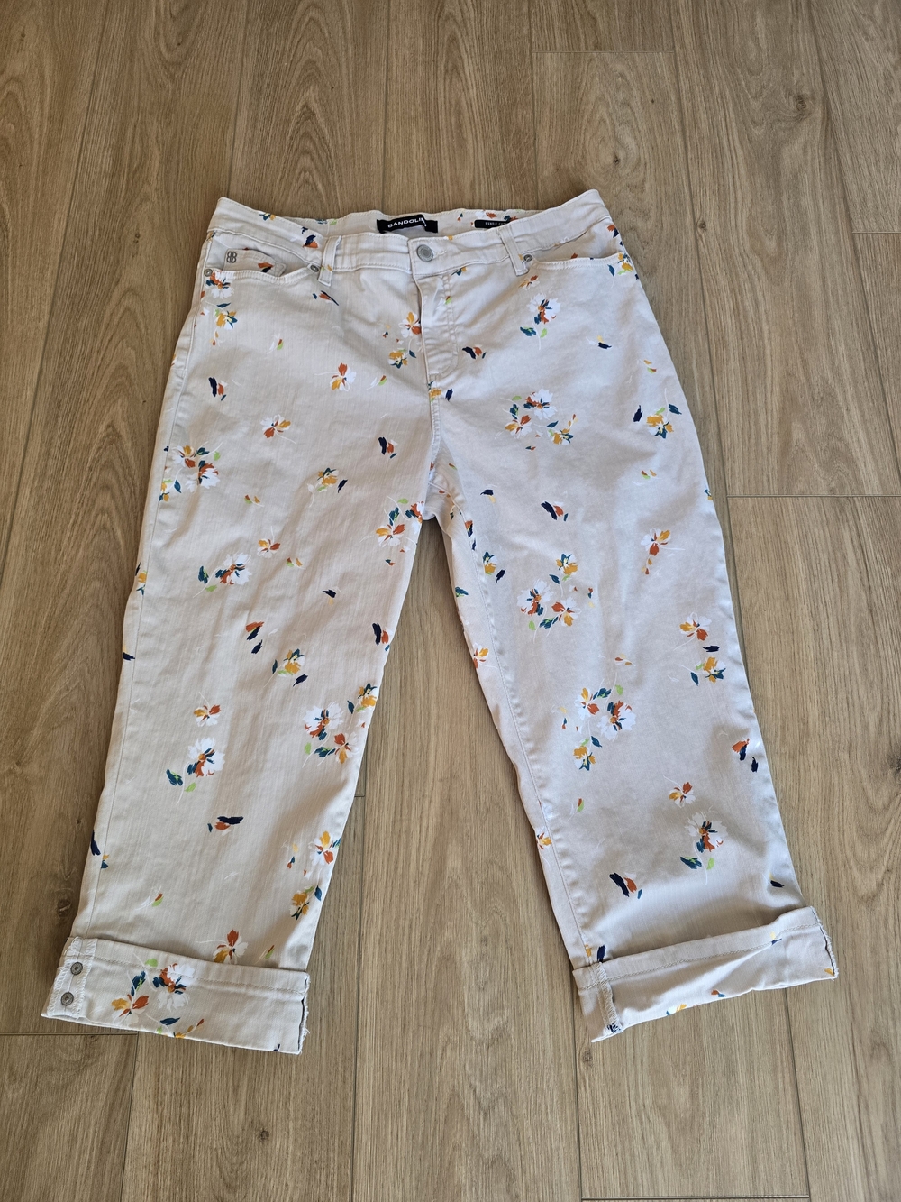 Bandolino Mandie Beige Capris with Multicolor Floral Print